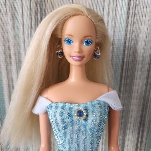 Vintage Barbie platinum crimped hair dressed